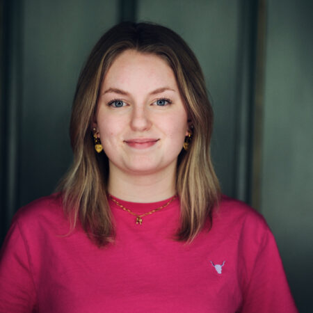 2-INCH-Laura_portret_2025